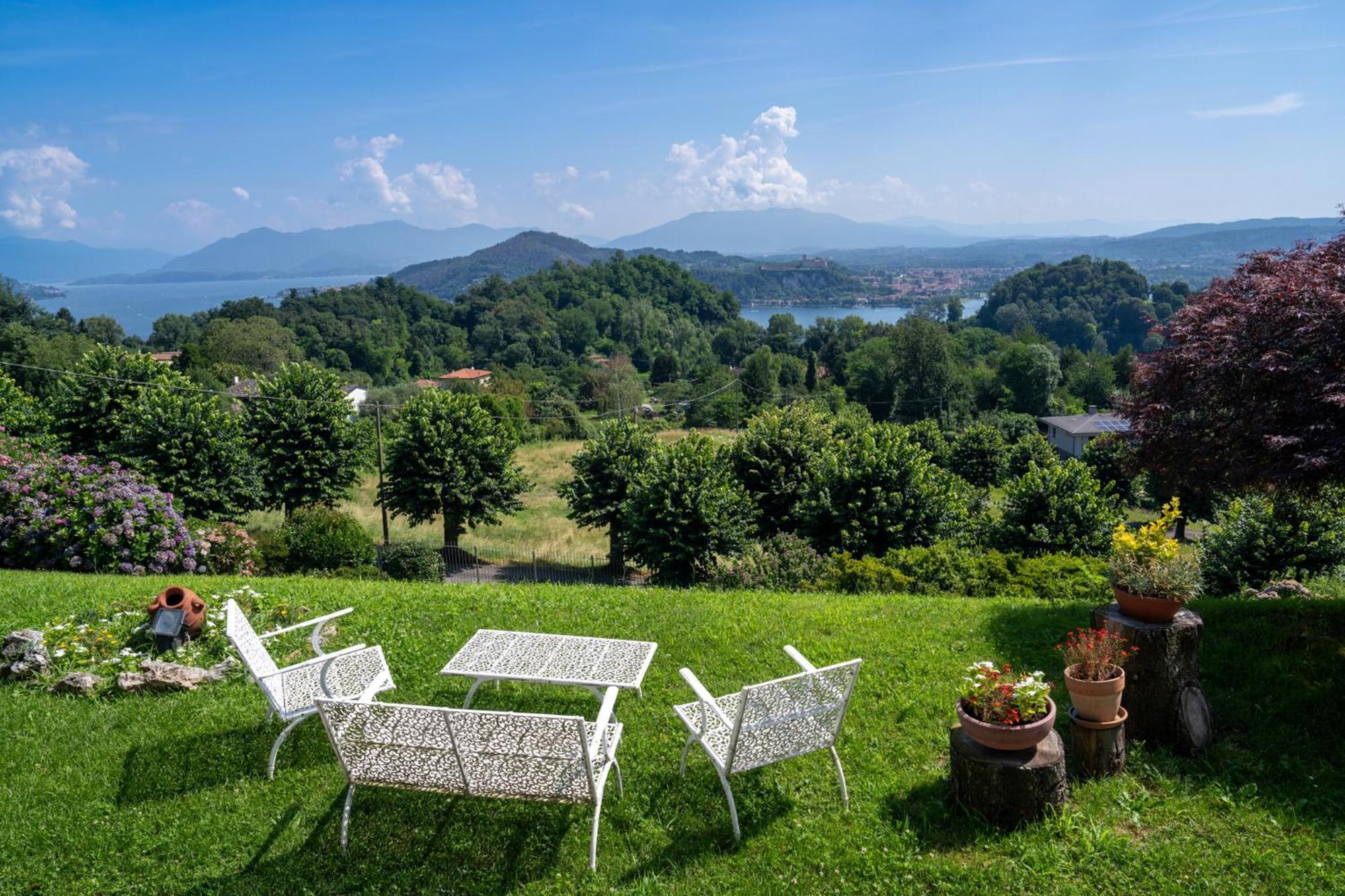 Belvedere Sul Lago Арона Экстерьер фото